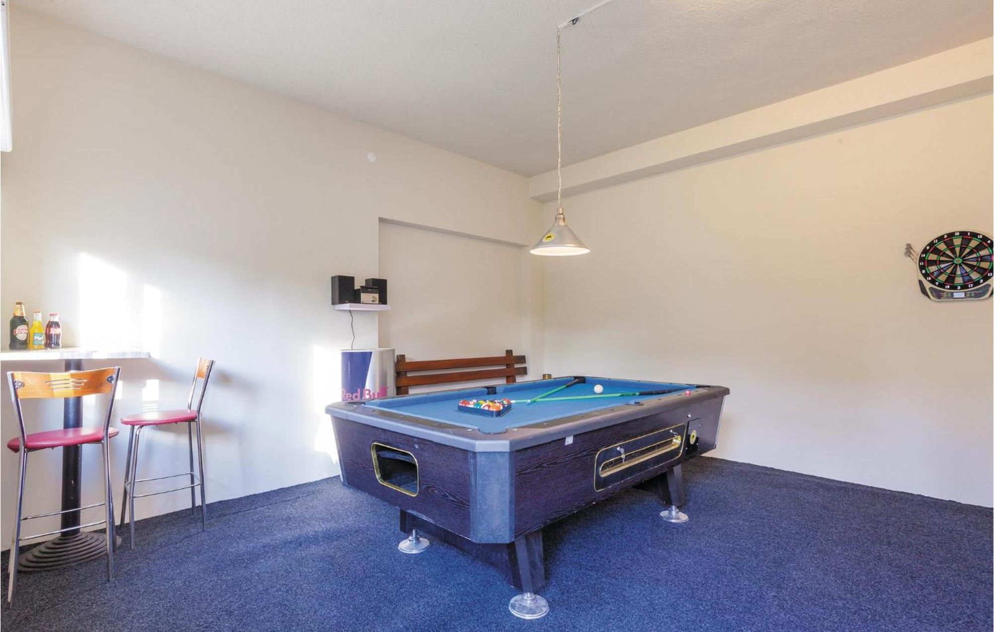 Amazing Apartment In Kastel Stafilic With Jacuzzi Kaštela Esterno foto